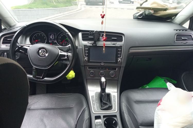 Used Volkswagen Golf 2014 1.4TSI Automatic Comfort Model Interior 2
