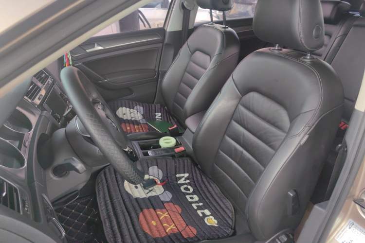Used Volkswagen Golf 2014 1.4TSI Automatic Luxury Model Left Front Seat