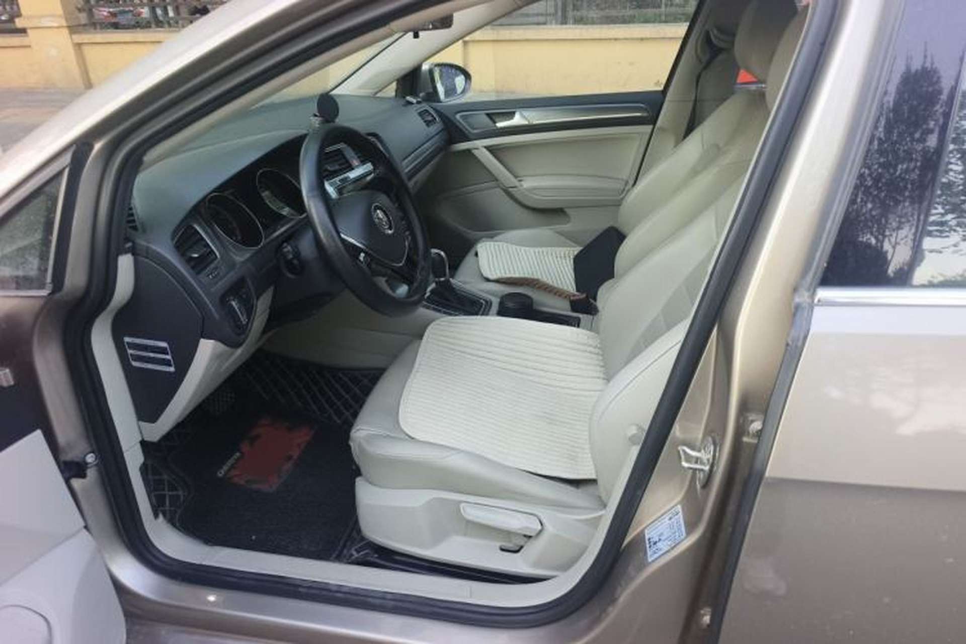 Used Volkswagen Golf 2014 1.6L Automatic Comfort Model Left Front Seat