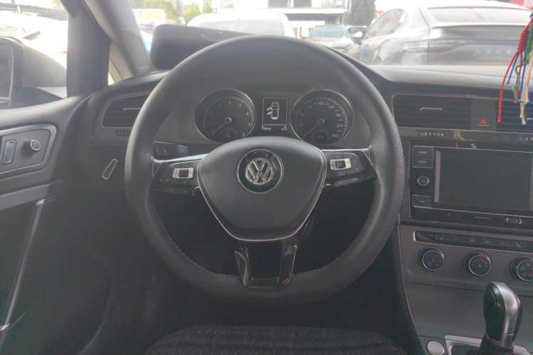 Used Volkswagen Golf 2014 1.4TSI Automatic Luxury Model Steering Wheel