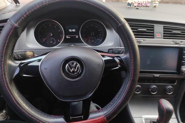 Used Volkswagen Golf 2014 1.4TSI Automatic Comfort Model Steering Wheel