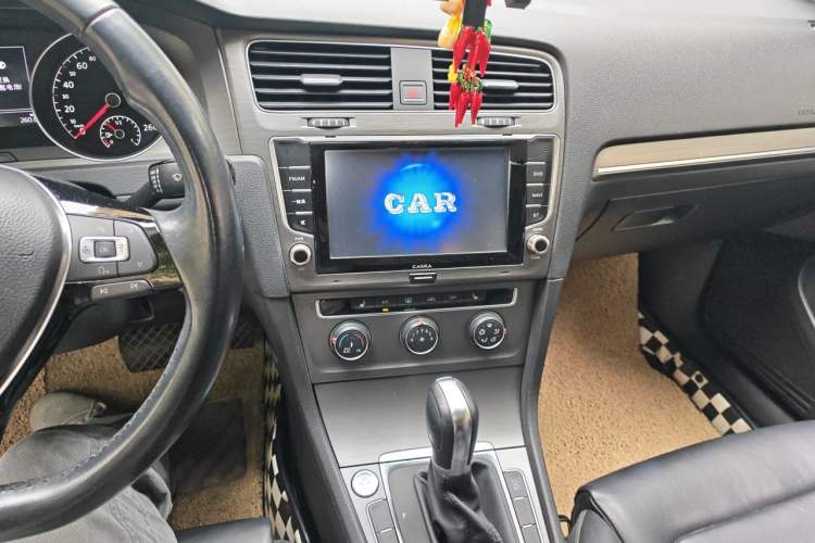 Used Volkswagen Golf 2014 1.4TSI Automatic Luxury Model Audio And AC Panel