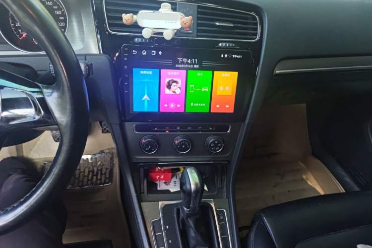 Used Volkswagen Golf 2014 1.6L Automatic Comfort Model Audio And AC Panel