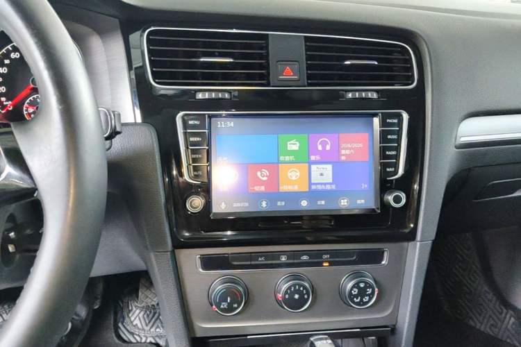 Used Volkswagen Golf 2014 1.4TSI Automatic Comfort Model Audio And AC Panel