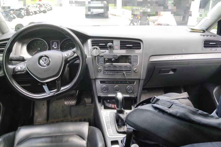Used Volkswagen Golf 2014 1.4TSI Automatic Luxury Model Center Console