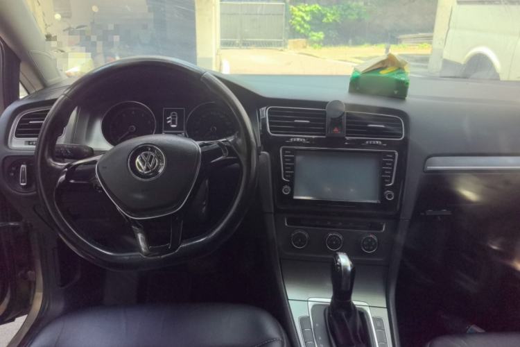 Used Volkswagen Golf 2014 1.4TSI Automatic Comfort Model Center Console
