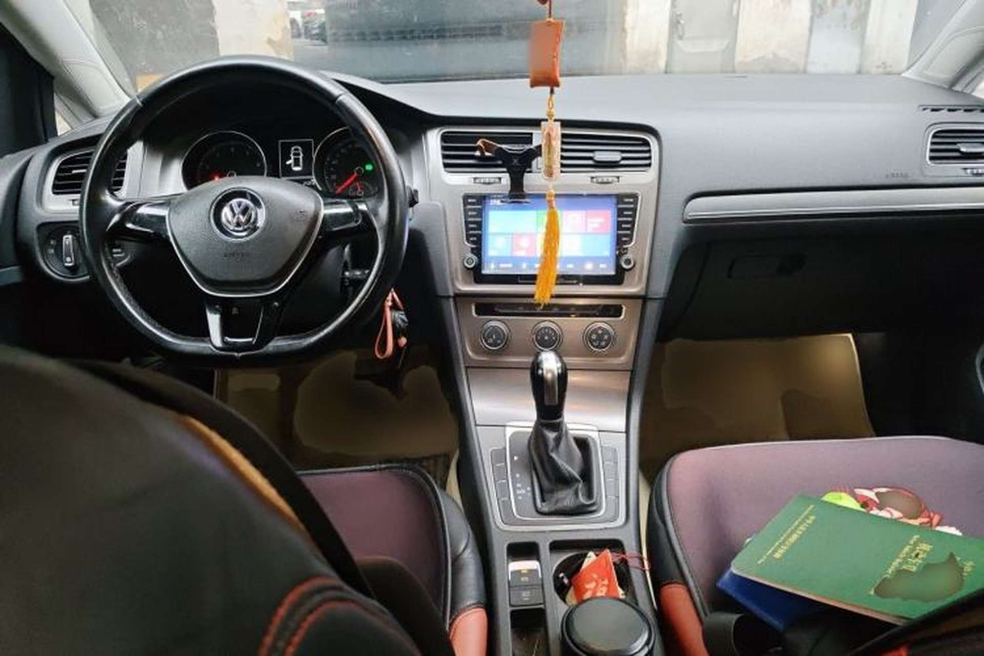 Used Volkswagen Golf 2014 1.6L Automatic Comfort Model Center Console