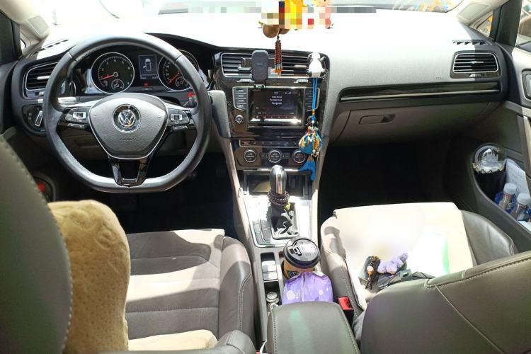 Used Volkswagen Golf 2014 1.4TSI Automatic Flagship Model Center Console