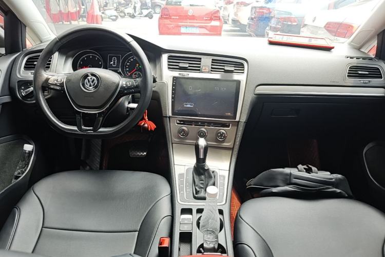 Used Volkswagen Golf 2014 1.4TSI Automatic Comfort Model Center Console