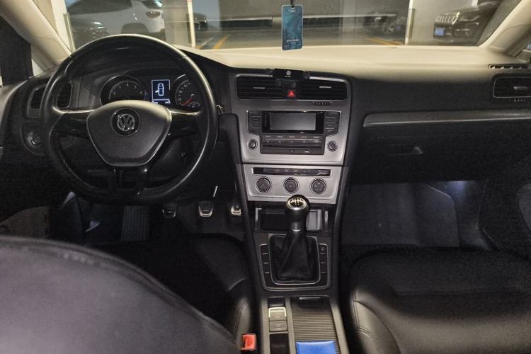 Used Volkswagen Golf 2014 1.4 TSI Manual Comfort Model Center Console