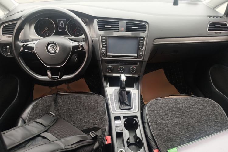 Used Volkswagen Golf 2014 1.4TSI Automatic Comfort Model Center Console