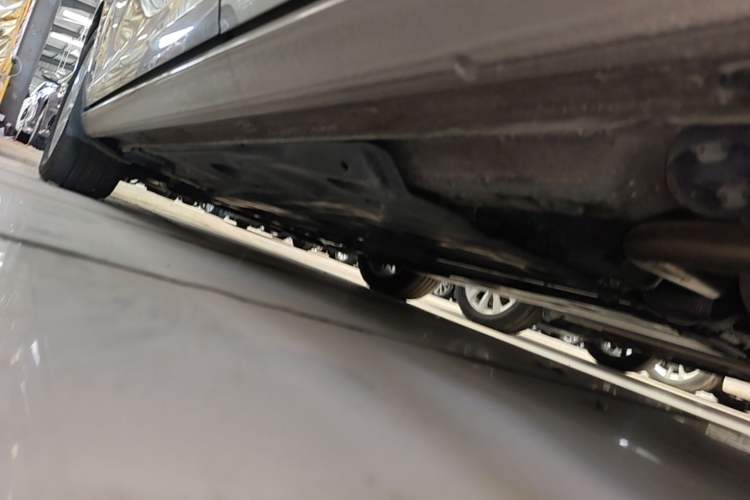 Used Volkswagen Golf 2014 1.6L Automatic Comfort Model Chassis Rear Left