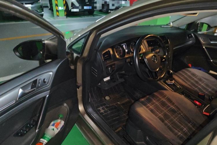 Used Volkswagen Golf 2014 1.6L Automatic Comfort Model Driver Seat