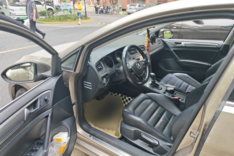 Used Volkswagen Golf 2014 1.4TSI Automatic Luxury Model Driver Seat