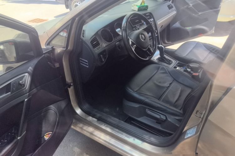 Used Volkswagen Golf 2014 1.4TSI Automatic Comfort Model Driver Seat