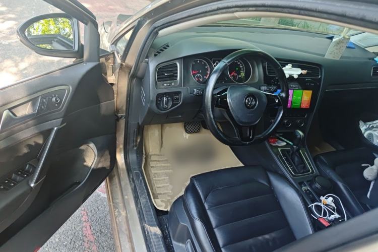 Used Volkswagen Golf 2014 1.6L Automatic Comfort Model Driver Seat