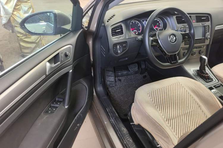 Used Volkswagen Golf 2014 1.6L Automatic Comfort Model Driver Seat