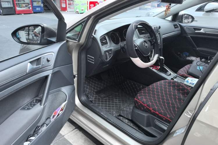 Used Volkswagen Golf 2014 1.6L Automatic Comfort Model Driver Seat