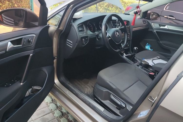 Used Volkswagen Golf 2014 1.4 TSI Manual Comfort Model Driver Seat