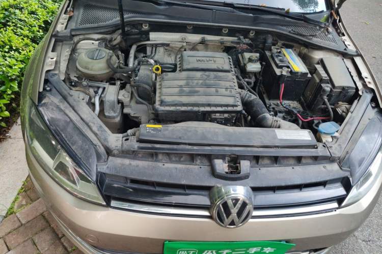 Used Volkswagen Golf 2014 1.6L Automatic Comfort Model Engine Bay