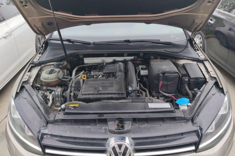 Used Volkswagen Golf 2014 1.4TSI Automatic Flagship Model Engine Bay