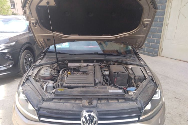 Used Volkswagen Golf 2014 1.4TSI Automatic Flagship Model Engine Bay