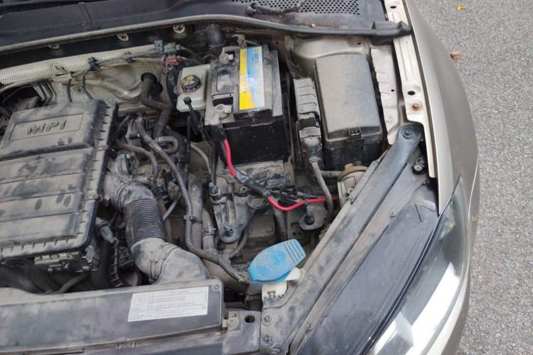 Used Volkswagen Golf 2014 1.6L Automatic Comfort Model Engine Bay Left