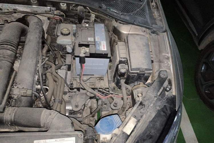Used Volkswagen Golf 2014 1.4TSI Automatic Comfort Model Engine Bay Left