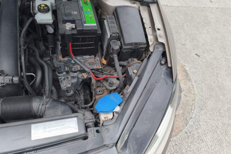 Used Volkswagen Golf 2014 1.4TSI Automatic Comfort Model Engine Bay Left