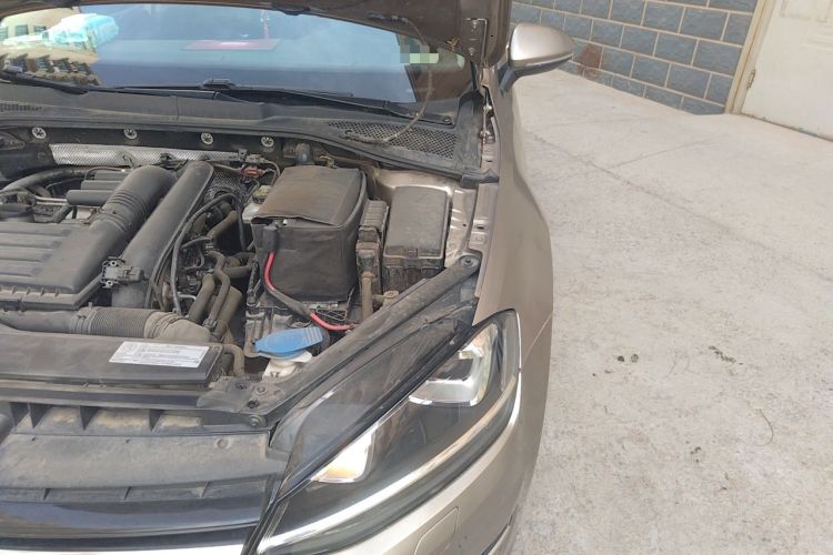 Used Volkswagen Golf 2014 1.4TSI Automatic Flagship Model Engine Bay Left