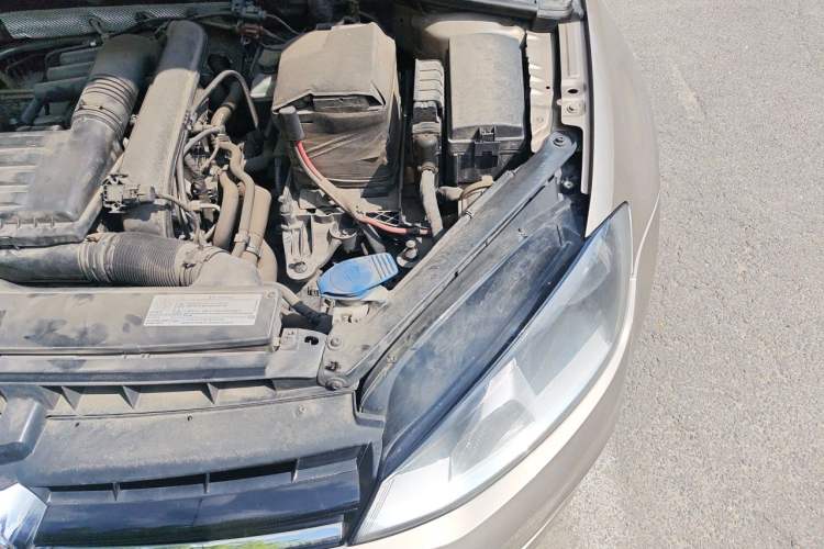 Used Volkswagen Golf 2014 1.4TSI Automatic Comfort Model Engine Bay Left