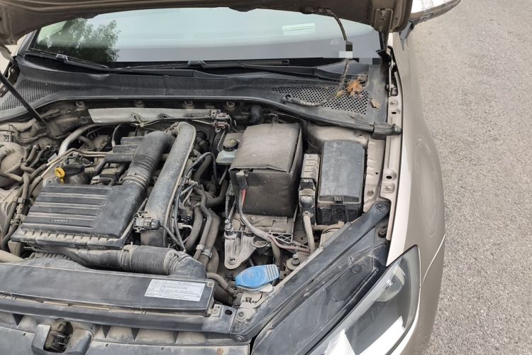 Used Volkswagen Golf 2014 1.4TSI Automatic Luxury Model Engine Bay Left