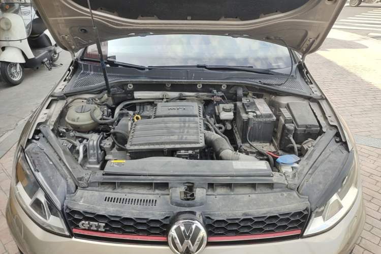 Used Volkswagen Golf 2014 1.6L Manual Fashion Edition Engine Bay