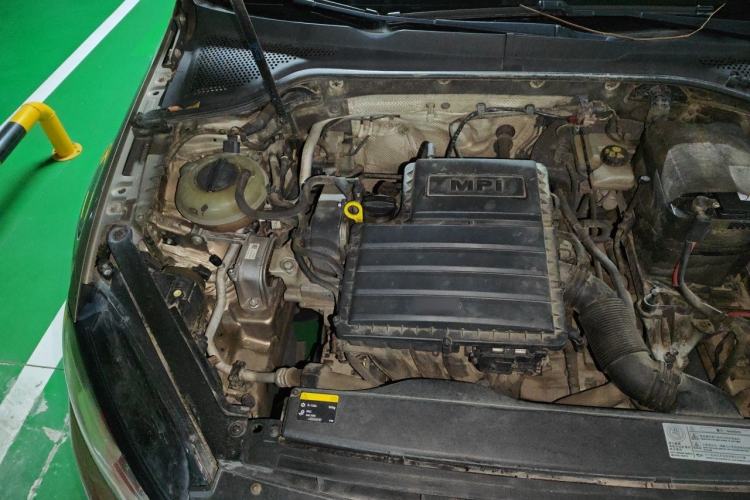 Used Volkswagen Golf 2014 1.6L Automatic Comfort Model Engine Bay Right