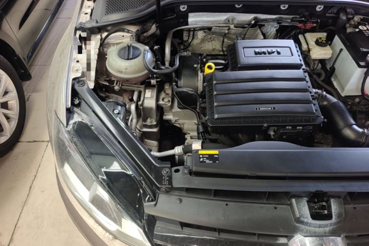 Used Volkswagen Golf 2014 1.6L Automatic Comfort Model Engine Bay Right