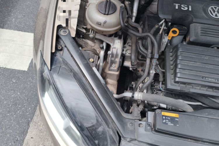 Used Volkswagen Golf 2014 1.4TSI Automatic Comfort Model Engine Bay Right