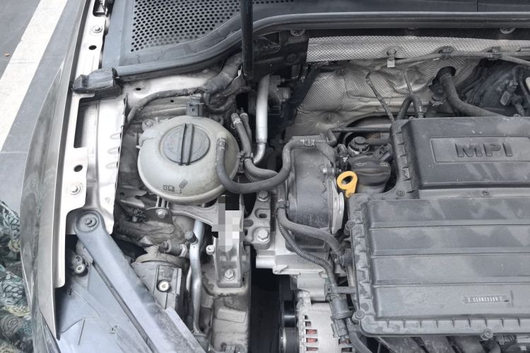 Used Volkswagen Golf 2014 1.6L Automatic Comfort Model Engine Bay Right