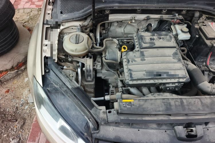 Used Volkswagen Golf 2014 1.6L Automatic Comfort Model Engine Bay Right