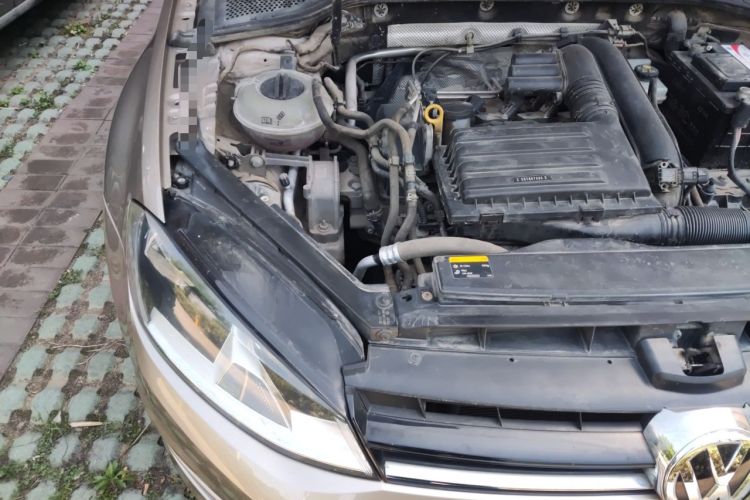 Used Volkswagen Golf 2014 1.4 TSI Manual Comfort Model Engine Bay Right