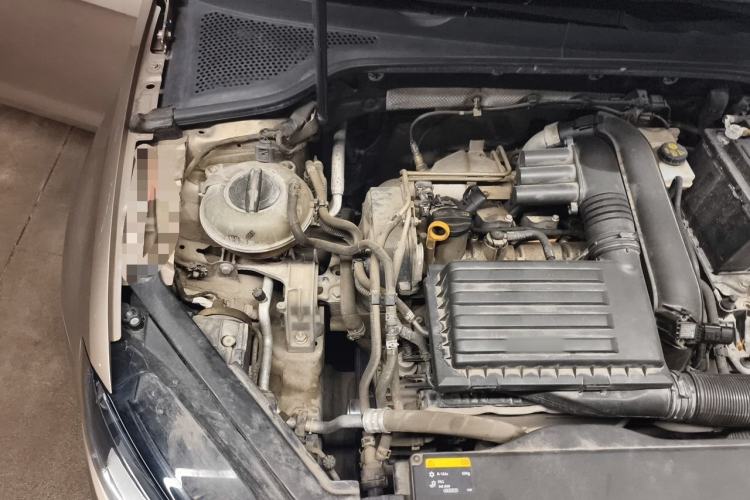 Used Volkswagen Golf 2014 1.4 TSI Manual Comfort Model Engine Bay Right