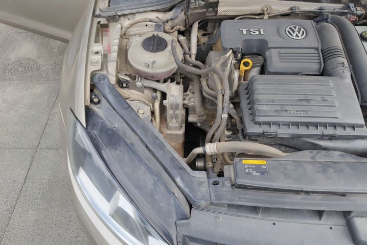 Used Volkswagen Golf 2014 1.4TSI Automatic Luxury Model Engine Bay Right