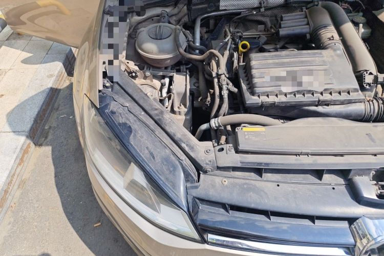 Used Volkswagen Golf 2014 1.4TSI Automatic Comfort Model Engine Bay Right