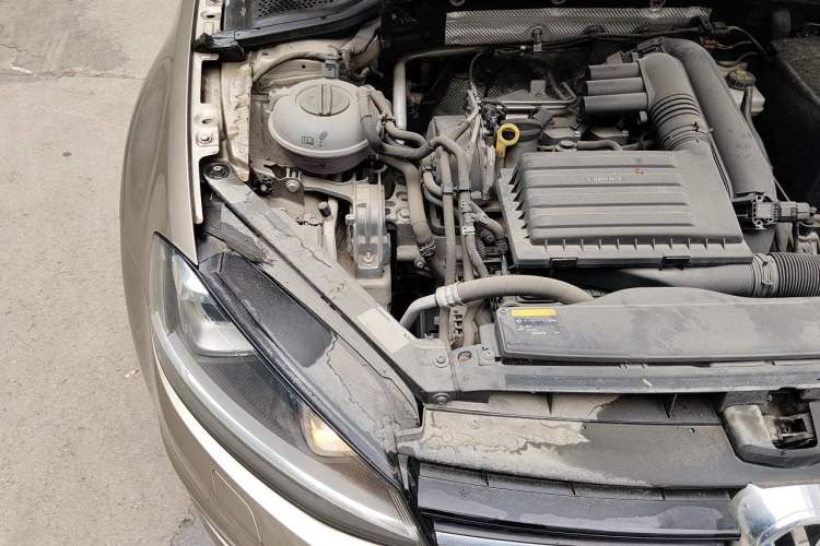 Used Volkswagen Golf 2014 1.4TSI Automatic Flagship Model Engine Bay Right