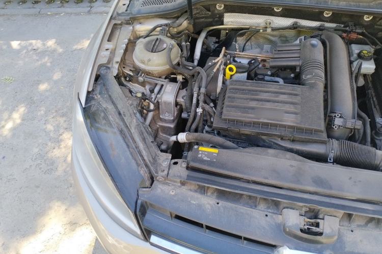 Used Volkswagen Golf 2014 1.4 TSI Manual Comfort Model Engine Bay Right