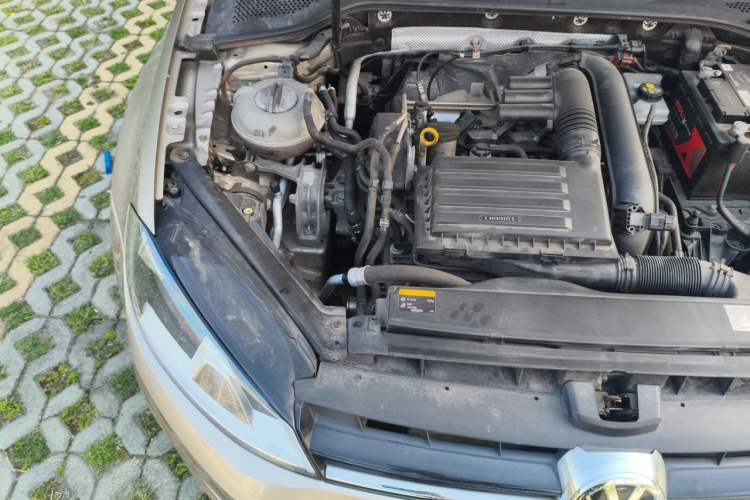 Used Volkswagen Golf 2014 1.4TSI Automatic Comfort Model Engine Bay Right