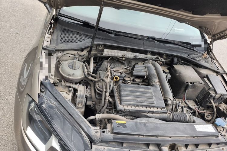 Used Volkswagen Golf 2014 1.4TSI Automatic Luxury Model Engine Bay Right