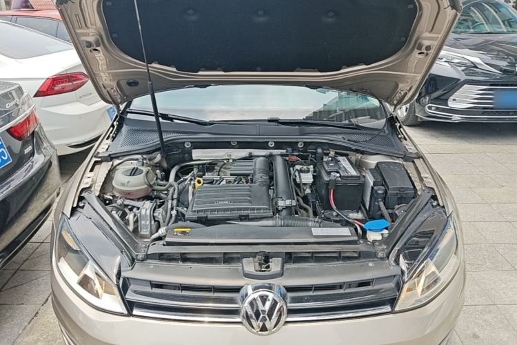 Used Volkswagen Golf 2014 1.4TSI Automatic Comfort Model Engine Bay