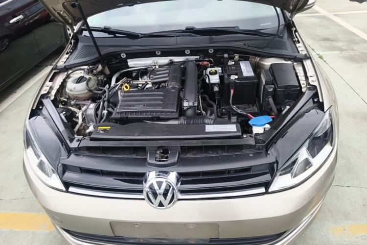 Used Volkswagen Golf 2014 1.4TSI Automatic Comfort Model Engine Bay