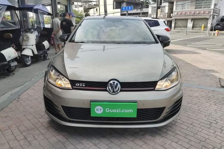 Used Volkswagen Golf 2014 1.6L Manual Fashion Edition Front