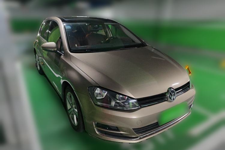 Used Volkswagen Golf 2014 1.6L Automatic Comfort Model Front Right 45 Deg